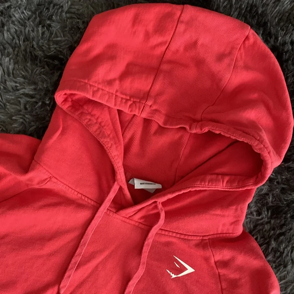 Gymshark coral red cropped hoodie - Picture 3 of 17